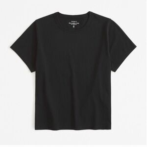 Abercrombie & Fitch Essential Body
Skimming Tee women's size medium shirt